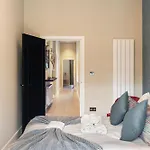 Luxury 3 Bedroom Flat 5 Min Walk To Maida Vale Tube Station