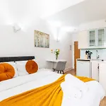 Clarges- Hsk Suites