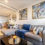 Luxe 2 Bed Apartment In Heart Of Soho