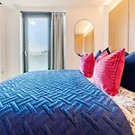 Luxe 2 Bed Apartment In Heart Of Soho