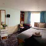 Comfy Bedroom In Superb Convenient Location Se5 0Tj