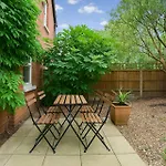 Islington Apartment