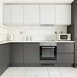 Wonderful Flat In Wandsworth Town