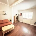 Comfortable 2-Bedriim Apartment In The Heart Of London