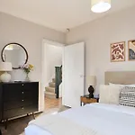 The Randall Retreat - Spacious 4Bdr Home With Garden