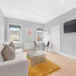 New Loft Style 2 Bed Maida Vale Sleeps 6 People