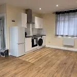 London 1 Bed Beautiful Flat Great Location