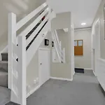 Cosy 5-Bedroom Flat With Terrace In Wimbledon
