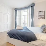 Charming Oxford Street Home Away