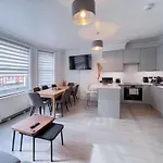 3-Bed Apartment In The Heart Of Fitzrovia