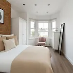 Elegant 2Br Apartment - Harlesden Comfort