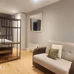 Chelsea City Apartment In London--24 Hours Gym