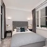 Luxury-Hyde Park-2 Bedrooms 2 Bathrooms - Quiet