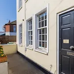 Idyllic 2Bd Retreat By The River Thames Fulham