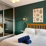 George\'S Place In Wembley - Close To Wembley Stadium & Wembley Arena