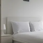 Modern 2 Bed 2 Bath With Patio Access