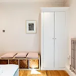 Stylish Kings Cross Apartment With Garden Retreat