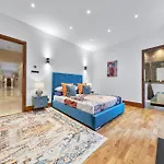 250 Sqm Mega Mansion