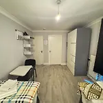 Queensborough Apartment, Central London