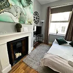 Spacious Studio Near Hyde Park