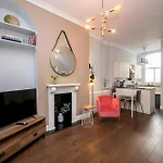 Cosy Retreat For Two Off Upper St, Islington Pass The Keys