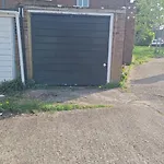 Cosy 2-Bed Maisonette With Private Garage In Wembley