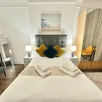 Family Four Bedroom Apartment Near Oxford Street