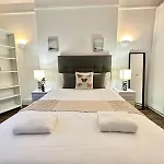 Family Four Bedroom Apartment Near Oxford Street