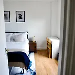 Stratford Centre, 2 Or 3 Bedroom Apartment, Walk To Westfield, Near Station, Sleeps 6