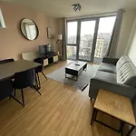 Large Flat In Quiet Area Near Seven Sisters