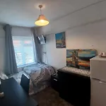 4 Bed Masonette With Garden