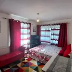 4 Bed Masonette With Garden