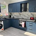 Graveney House -Sleeps 8 - London Zone 3