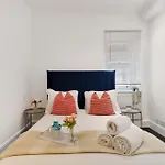 Central One Bed Apartment In Bayswater