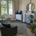 Entire Apartment By Northcote Road