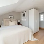 Large Flat In Quiet Area Near Seven Sisters
