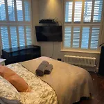 Modern Fulham Flat In Prime Location