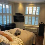 Modern Fulham Flat In Prime Location