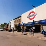 Trendy Accommodation In Arsenal