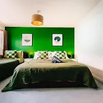 Trendy Accommodation In Arsenal
