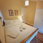 Cosy 2Br Flat In West Hampstead London