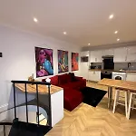 Luxury Duplex With Hot Tub