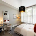 Collingham Road - 2 Bedroom Apartment I