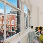 Modern 2Br Apartment With Lift Access Prime Central London Location