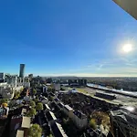 Large One Bedroom Apartment, With View, Canary Wharf