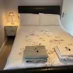 Elegant Terrace Flat C