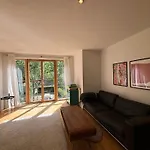Stylish 1Bd Flat In Gated Community Clapham