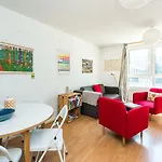 Bright & Cosy Studio Close To Central London