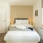 Modern 2Br Flat In Central Soho