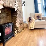 1 Bdr Flat- Harry Potter Themed
